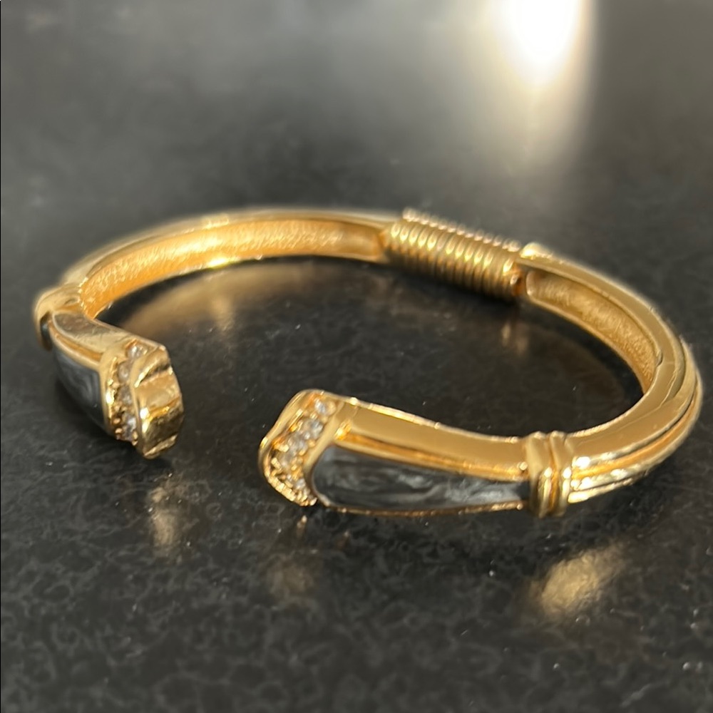 Elegant kaneth Jay lane Gild  and enamel Women's Bracelet